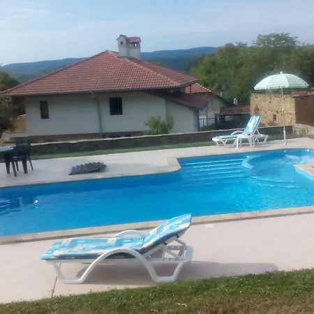 Villa Manoya