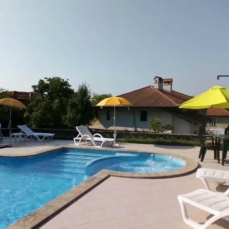 Villa Manoya *